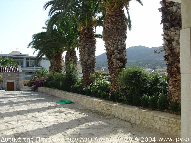 11-Δυτικά-της-Παναγίας-των-Άνω-Αρχανών-29-9-2004