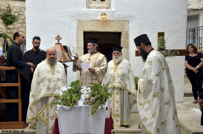 Τίμιος-Σταυρός-Αρχανών-3