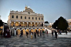 Η Παναγία της Τήνου και η ιστορία της