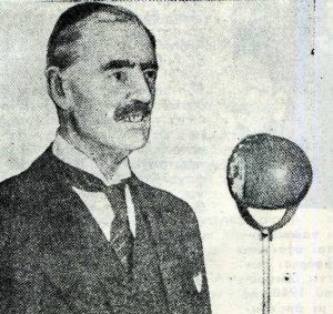 Ο Βρετανός πρωθυπουργός Νέβιλ Τσάμπερλαιν κηρύσσει τον πόλεμο στην Γερμανία 3-9-1939