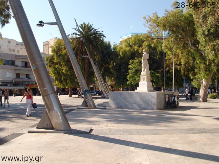 8-Πλατεία-Ελευθερίας-28-6-2005