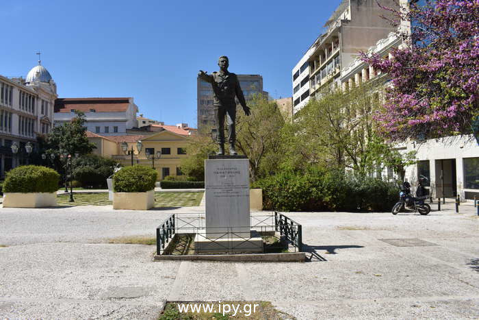 άγαλμα Παναγούλη