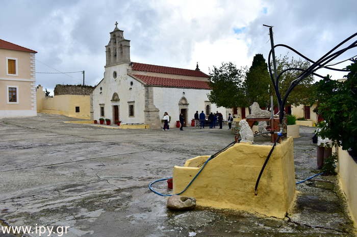 Πηγάδι της Μονής Απεζανών