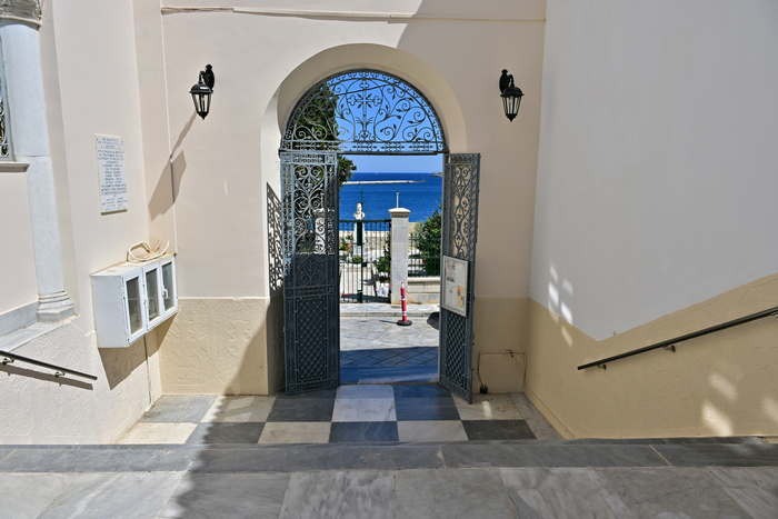Η-Παναγία-των-Ψαριανων-στην-Σύρο-10