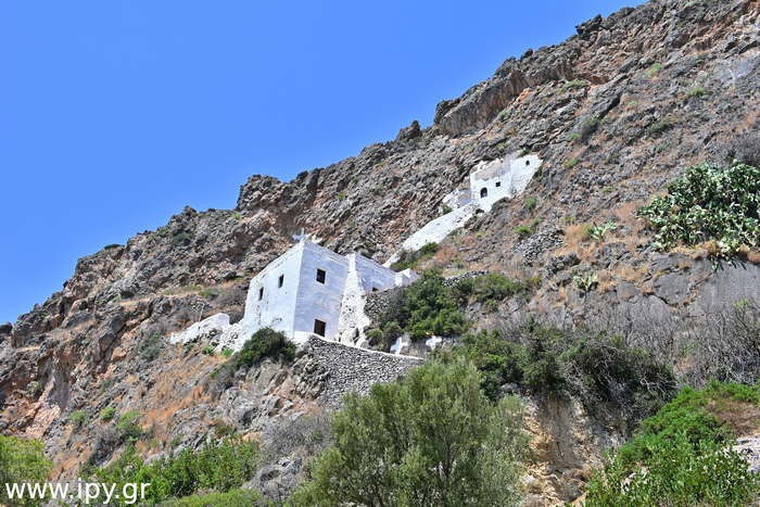 Agios-Ioannis-Theologos-o-en-krimno-Kythiron-1