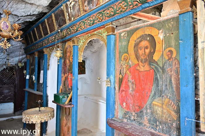 Agios-Ioannis-Theologos-o-en-krimno-Kythiron-7