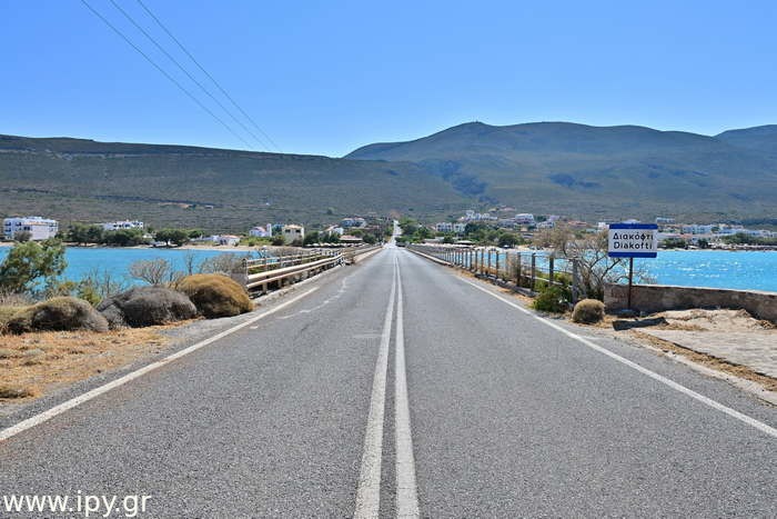 Το λιμάνι Διακόφτι Κυθήρων  