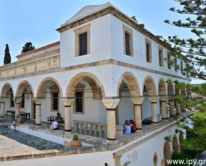 Μονή-Παναγίας-Μυρτιδιώτισσας-στα-Κύθηρα-10